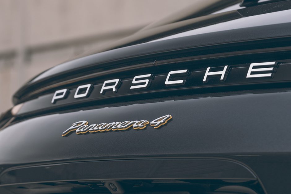 รีวิวทดสอบรถ Porsche Panamera-4 E-Hybrid Sport Turismo-7.jpg