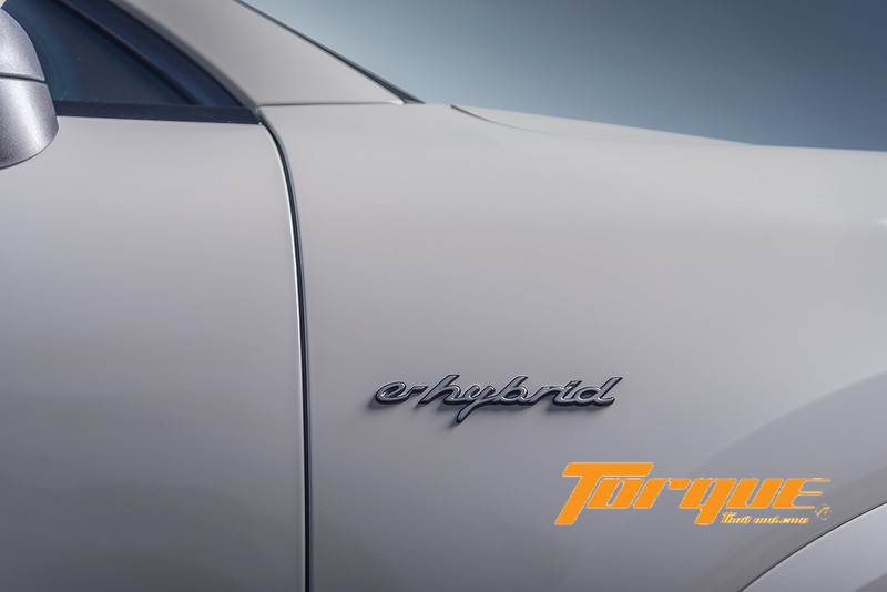 รีวิว ลองขับ Porsche Cayenne E-Hybrid Platinum Edition เอสยูวีขุมพลังไฮบริด