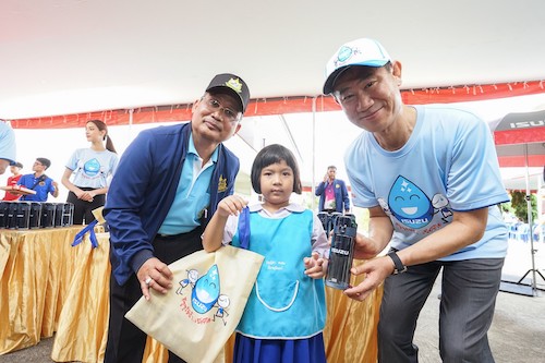 Isuzu gives Water for Life in Phatthalung 