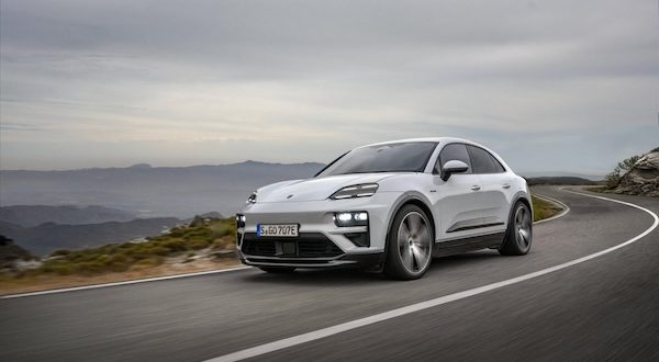 Porsche Macan Turbo 2025