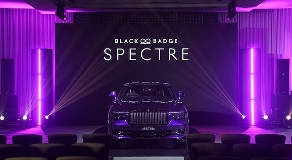 โรลส์-รอยซ์ มอเตอร์ คาร์ส แบงคอก เปิดตัว ‘แบล็คแบจ สเปกเตอร์’