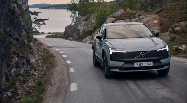 Volvo EX30 Cross Country