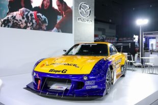 Mazda RX-7 ด้านหน้า สปอร์ตคาร์ตำนานโรตารี