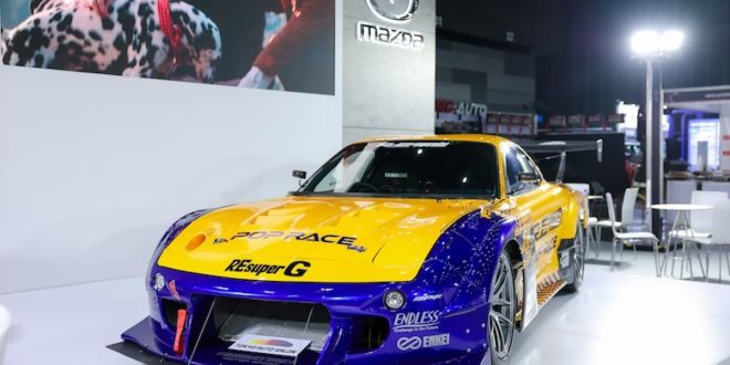 Mazda RX-7 ด้านหน้า สปอร์ตคาร์ตำนานโรตารี