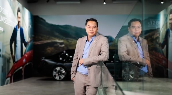 ดร.สัณหวุฒิ ธรรมชวนวิริยะ ประธานเจ้าหน้าที่บริหารกลุ่ม บริษัท มิลเลนเนียม กรุ๊ป  คอร์ปอเรชั่น (เอเชีย) จำกัด (มหาชน) หรือ MGC-ASIA