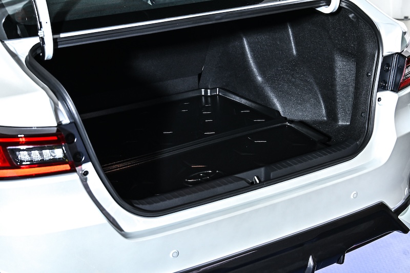 ช่องเก็บของ Toyota Yaris ATIV HEV Premium 2025 สีขาว ใช้งานสะดวก Toyota Yaris ATIV HEV Premium 2025 สีขาว ช่องเก็บของ