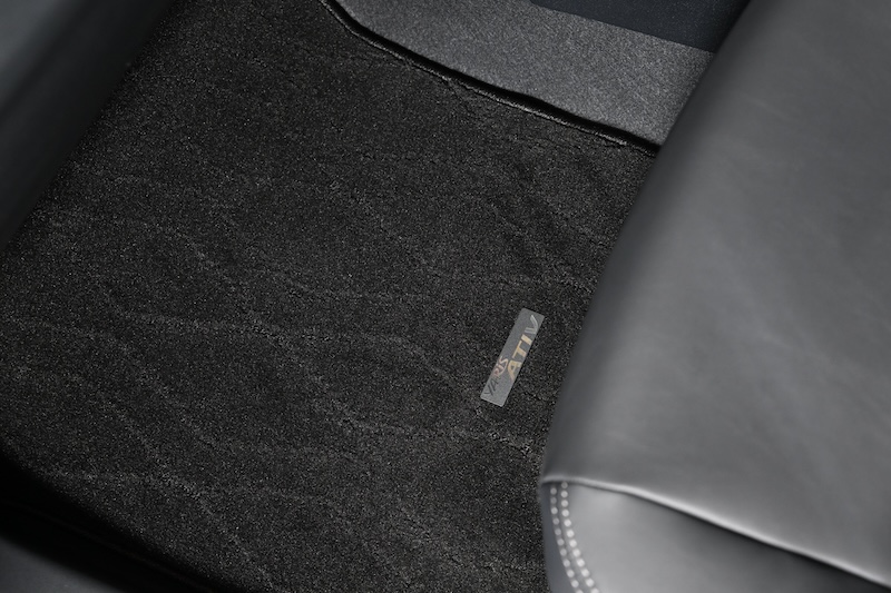 พรม Toyota Yaris ATIV HEV Premium 2025 สีขาว ป้องกันสิ่งสกปรกและทำความสะอาดง่าย Toyota Yaris ATIV HEV Premium 2025 สีขาว พรม