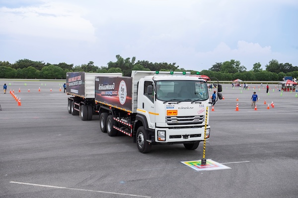 “ศึกคิงออฟแชมป์ ISUZU EURO 5 MAX” ประจำปี 2568 ชิงเงินรางวัลรวมมูลค่า 1 ล้านบาท บรรยากาศการแข่งขัน คิงออฟแชมป์ ISUZU EURO 5 MAX รอบชิงชนะเลิศ