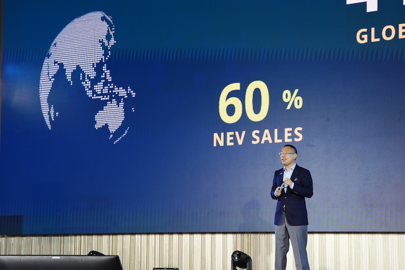 นายเซิน ซิงหัว กรรมการผู้จัดการ บริษัท ฉางอาน ออโต้ เซาท์อีส เอเชีย จำกัด และ กรรมการผู้จัดการ บริษัท ฉางอาน ออโต้ เซลส์ (ประเทศไทย) จำกัด นายเซิน ซิงหัว กรรมการผู้จัดการ บริษัท ฉางอาน ออโต้ เซาท์อีส เอเชีย จำกัด และ กรรมการผู้จัดการ บริษัท ฉางอาน ออโต้ เซลส์ (ประเทศไทย) จำกัด