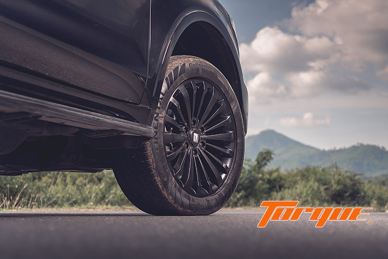 GWM TANK 500 Diesel Black Warrior 4WD 2025 – Wheels Low Angle ล้ออัลลอยสีดำของ GWM TANK 500 Diesel Black Warrior 4WD 2025 มุมล่าง