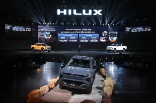บรรยากาศงานเปิดตัว Toyota Hilux Travo พร้อมไลน์อัพรถกระบะบนเวที
