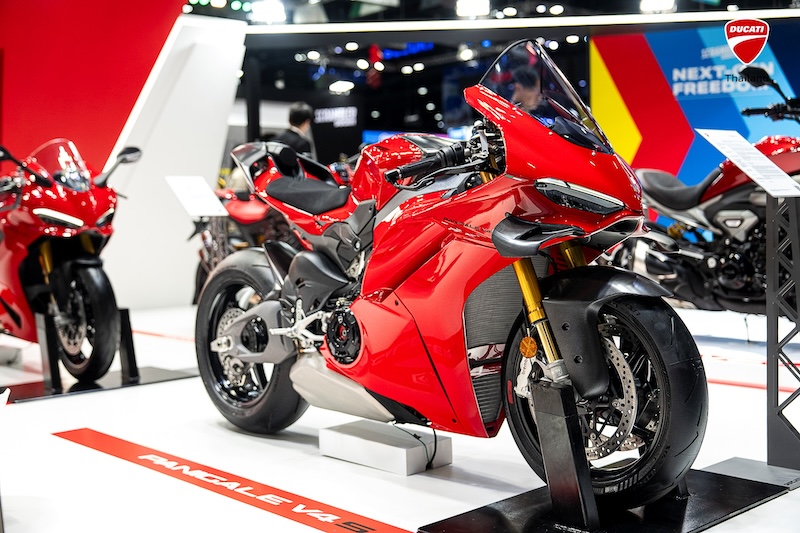 Ducati Panigale V4 S เปิดตัวในงาน Motor Expo 2025 Ducati Panigale V4 S สปอร์ตไบค์ตัวท็อปจัดแสดงในงาน Motor Expo 2025
