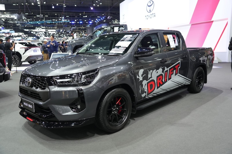 Hilux Revo DRIFT Edition Motor Expo 2025 Toyota Hilux Revo DRIFT Edition รุ่นแต่งลวดลายดริฟต์ในงาน Motor Expo 2025