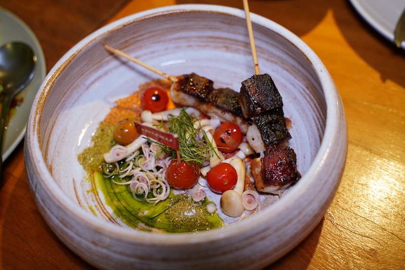 Casual Fine Dining อาหารอีสานฟิวชัน ร้าน House Number 1712 สกลนคร กับทริป ISUZU Ddi MAXFORCE เมนูย่างสไตล์ Casual Fine Dining จากร้าน House Number 1712 สกลนคร ถ่ายทอดวัตถุดิบท้องถิ่นในทริปทดสอบ ISUZU Ddi MAXFORCE