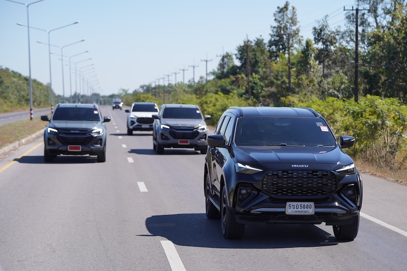 คาราวานอีซูซุ Ddi MAXFORCE นครพนม–สกลนคร ขบวนคาราวานรถอีซูซุ Ddi MAXFORCE หลายรุ่น บนเส้นทางอีสาน