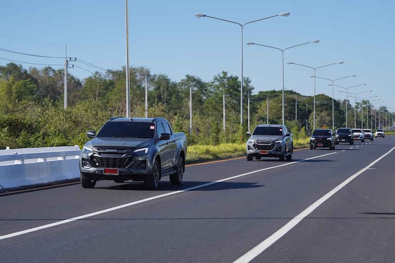 คาราวานอีซูซุ Ddi MAXFORCE ทดสอบสมรรถนะจริง เส้นทางนครพนม–สกลนคร ขบวนรถ ISUZU D-MAX และ MU-X เครื่องยนต์ Ddi MAXFORCE ร่วมทดสอบสมรรถนะในทริปคาราวาน นครพนม–สกลนคร
