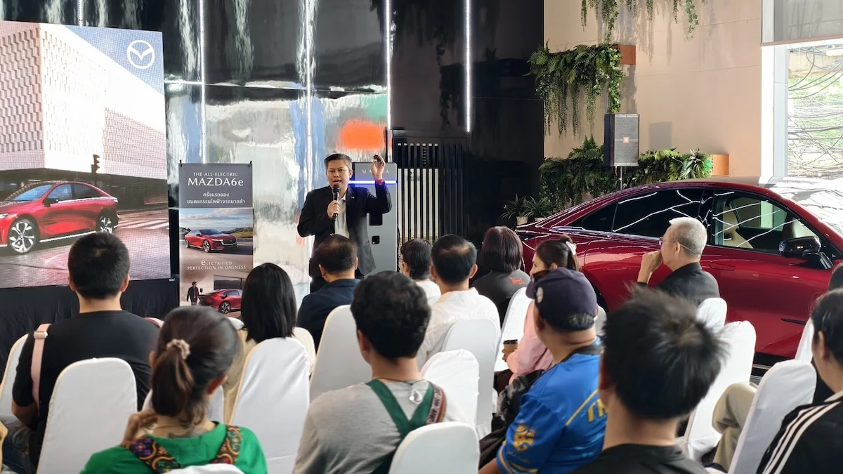 เจาะลึกเทคโนโลยี Mazda6e รถยนต์ไฟฟ้า 100% ผู้เชี่ยวชาญมาสด้าอธิบายเทคโนโลยีรถไฟฟ้า The All-Electric Mazda6e ให้ผู้ร่วมงาน