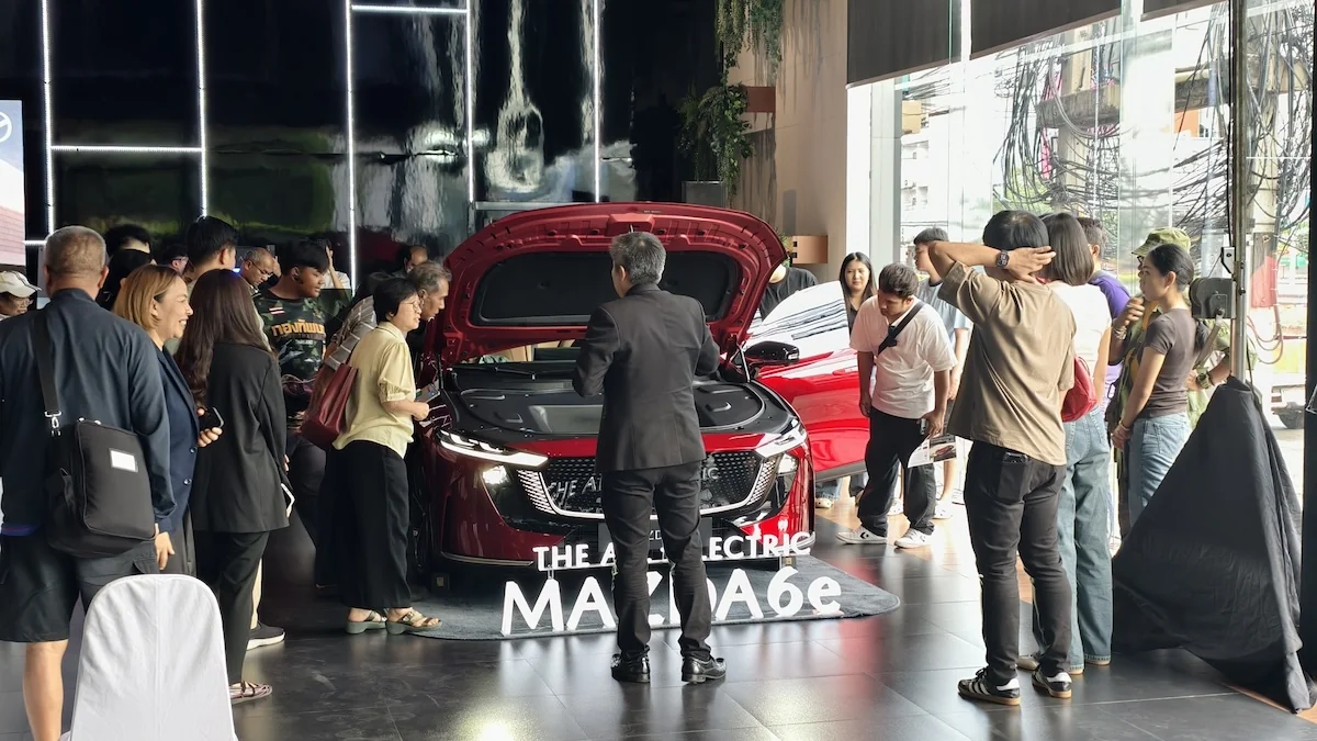 Product Walk Through รถไฟฟ้า Mazda6e ในงาน Electric Showcase ลูกค้าร่วมกิจกรรม Product Walk Through สำรวจ The All-Electric Mazda6e อย่างใกล้ชิด