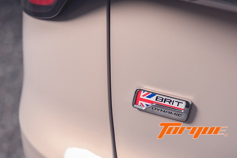 สัญลักษณ์ BRIT DYNAMIC MG S5 EV PLUS 2025 ตราสัญลักษณ์ BRIT DYNAMIC บนตัวถัง MG S5 EV PLUS 2025 สื่อถึงแนวคิดการเซ็ตช่วงล่าง