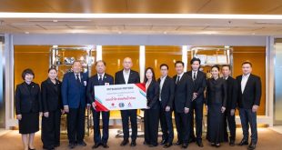 ผู้บริหารมิตซูบิชิ มอเตอร์ส ประเทศไทย ร่วมกับสภากาชาดไทย และช่อง 3 ในโครงการ “รวมน้ำใจ ช่วยภัยน้ำท่วม” เพื่อช่วยเหลือผู้ประสบอุทกภัยในพื้นที่ภาคใต้