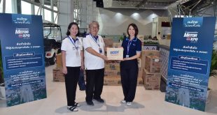 ตัวแทน IMC สื่อสากล ส่งมอบสิ่งของบริจาคในงาน Motor Expo 2025 ให้ Thai PBS เพื่อนำไปช่วยผู้ประสบภัยน้ำท่วมจังหวัดสงขลา
