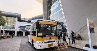 รถ Shuttle Bus รับส่งจากลานจอดรถริมทะเลสาบถึงอาคารชาลเลนเจอร์ 3 ในงานมหกรรมยานยนต์ ครั้งที่ 42 Motor Expo 2025