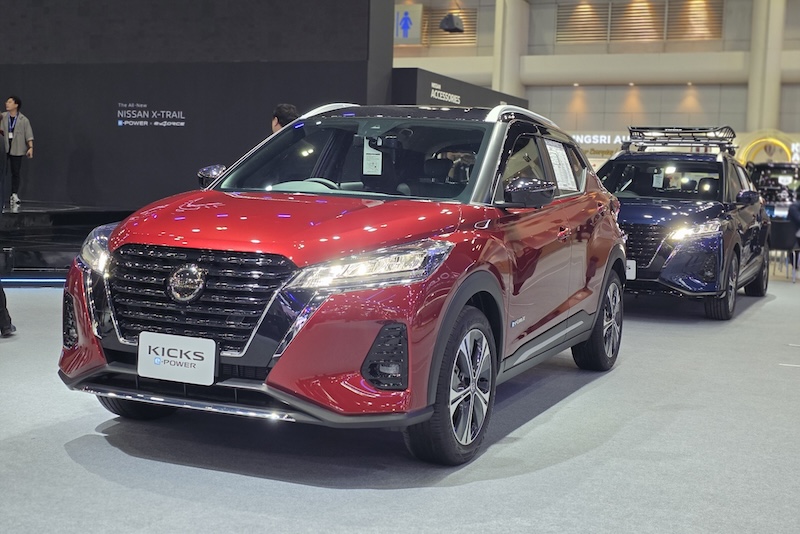 Nissan Kicks e-POWER รุ่นใหม่ สีแดง ในงาน Motor Expo 2025 Nissan Kicks e-POWER สีแดง รุ่นไมเนอร์เชนจ์ โชว์ภายในงาน Motor Expo 2025