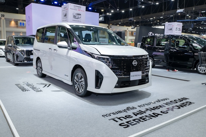 Nissan Serena e-POWER ใหม่ สีขาว เปิดตัวในงาน Motor Expo 2025 Nissan Serena e-POWER รุ่นใหม่ สีขาว จัดแสดงในงาน Motor Expo 2025