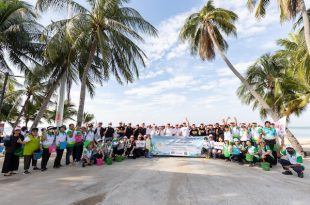 จิตอาสา นิสิต และภาคีเครือข่าย ร่วมกิจกรรมเก็บขยะชายหาด โครงการ Sea You Smile ของมูลนิธิโตโยต้าประเทศไทย