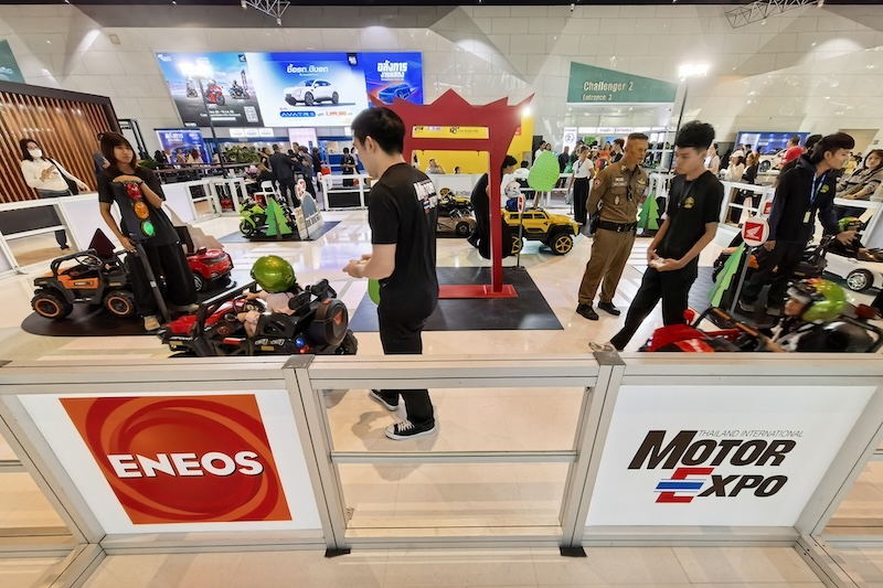 สนามจำลองฝึกขับขี่สำหรับเด็ก SKILL DRIVING EXPERIENCE JUNIOR – Motor Expo 2025 เด็กๆ ฝึกขับรถบนสนามจำลองในกิจกรรม SKILL DRIVING EXPERIENCE JUNIOR ที่งาน Motor Expo 2025 พร้อมสื่อการสอนจราจรและเจ้าหน้าที่ดูแล