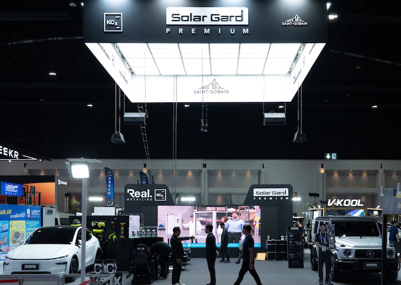 ภาพรวมบูธ Solar Gard Premium – Motor Expo 2025 ภาพมุมกว้างของบูธ Solar Gard Premium และ Real Detailing ที่จัดแสดงในงาน Motor Expo 2025