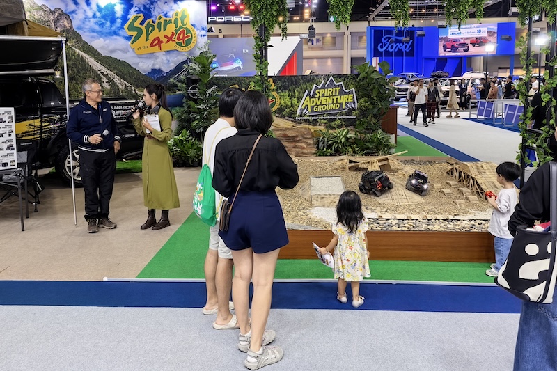 บูธ Spirit of The 4×4 Driving School และสนามจำลองในงาน Motor Expo 2025 ผู้เข้าชมร่วมกิจกรรมบูธ Spirit of The 4×4 Driving School และชมการเล่นรถบังคับในสนามจำลอง Spirit Adventure Ground ภายในงาน Motor Expo 2025