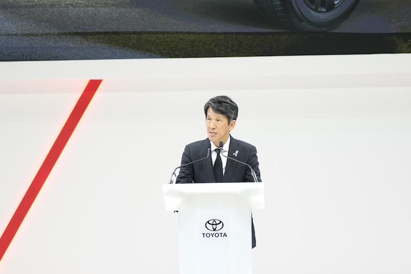 มร.โนริอากิ ยามาชิตะ กรรมการผู้จัดการใหญ่ บริษัท โตโยต้า มอเตอร์ ประเทศไทย จำกัด ผู้บริหารโตโยต้ากล่าวเปิดงานที่บูธ Toyota ใน Motor Expo 2025