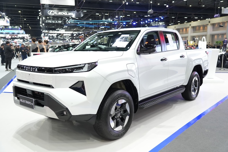 Toyota Hilux Travo-e กระบะ BEV สีขาว เปิดตัวในงาน Motor Expo 2025 โตโยต้า ไฮลักซ์ ทราโว่-e กระบะไฟฟ้า สีขาว จัดแสดงในงาน Motor Expo 2025