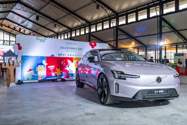 Volvo ES90 ไฮไลท์รถยนต์ไฟฟ้าในงาน Volvo Family Day 2025 Volvo ES90 รถยนต์ไฟฟ้ารุ่นใหม่จัดแสดงในงาน Volvo Family Day 2025
