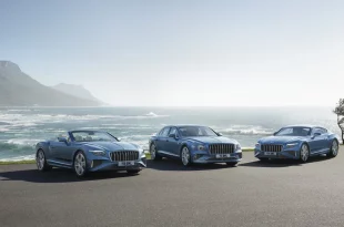 รถยนต์ Bentley รุ่น Azure ทั้ง Continental GT, Continental GTC และ Flying Spur จัดแสดงภาพรวมภายนอก ภายใต้แนวคิดความหรูหราสไตล์แกรนด์ทัวเรอร์