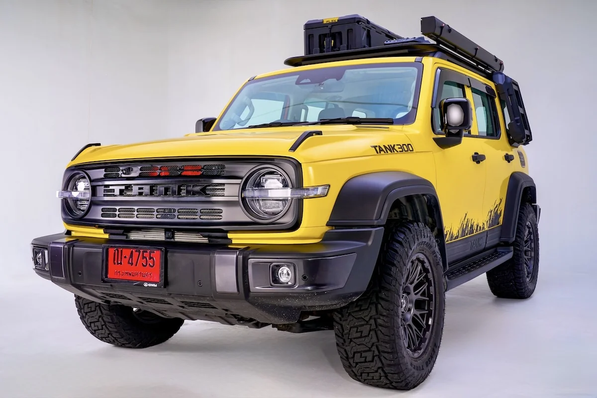 Urban Kit สำหรับ GWM TANK 300 สายเมืองพรีเมียม GWM TANK 300 Urban Kit มุมเฉียงหน้า เสริมลุคหรูพร้อมความบึกบึน