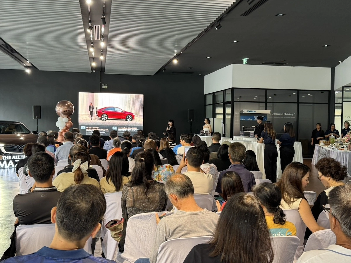 Mazda6e Electric Showcase ในประเทศไทย บรรยากาศงาน Mazda6e Electric Showcase มีลูกค้าและแฟนมาสด้าเข้าร่วมชมรถยนต์ไฟฟ้าอย่างคึกคัก