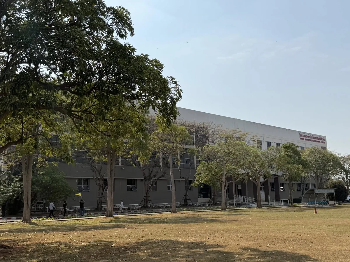 วิทยาลัยเทคโนโลยียานยนต์โตโยต้า ศูนย์ฝึกอบรมมาตรฐาน อาคารวิทยาลัยเทคโนโลยียานยนต์โตโยต้า ศูนย์ฝึกอบรมบุคลากรสายบริการ