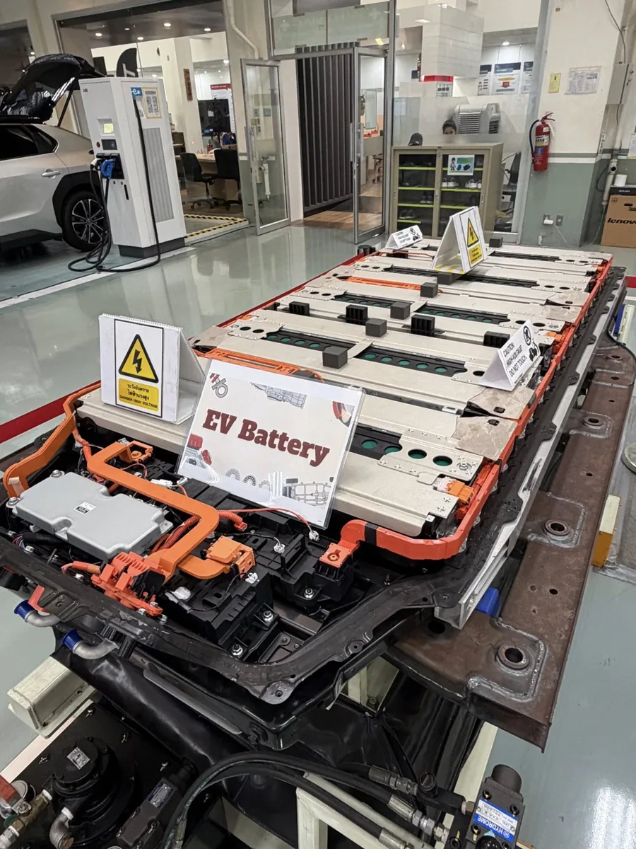 แบตเตอรี่แรงดันสูง รถยนต์ไฟฟ้า Toyota แบตเตอรี่แรงดันสูง EV Battery ในศูนย์ฝึกอบรมโตโยต้า