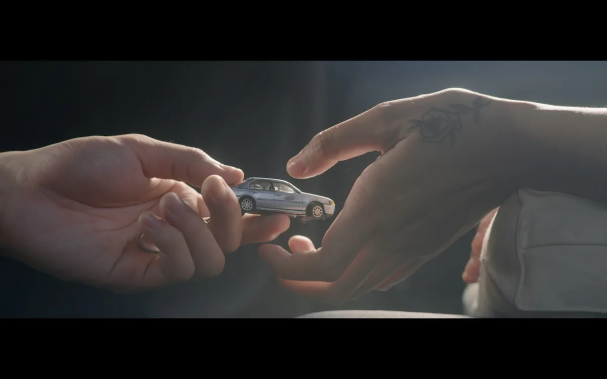 THE GIVER เพราะเราได้รับ จึงพร้อมส่งต่อ การส่งต่อรถของเล่น สื่อถึงวัฒนธรรมแห่งการให้ตามแนวคิด THE GIVER