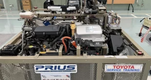 ชุดฝึก Toyota Prius Hybrid Synergy Drive สำหรับการอบรมช่างโตโยต้า