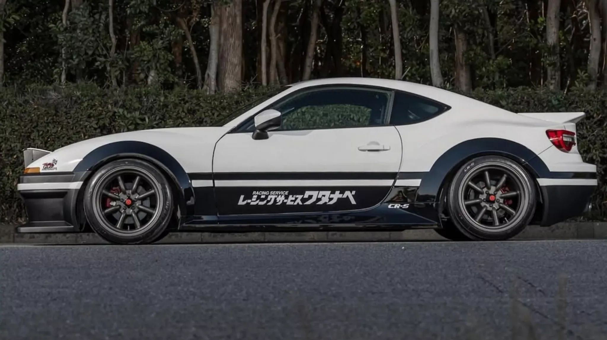 GR 86 Neo86 ด้านข้าง ชุดแต่ง AE86 Toyota GR 86 Neo86 มุมด้านข้าง ซุ้มล้อขยาย สไตล์ AE86