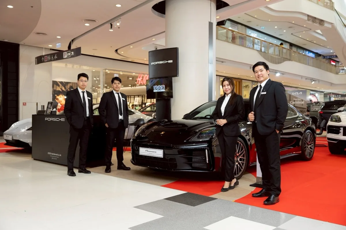 AAS Auto Service Porsche Team 2026 ทีมงาน AAS Auto Service พร้อม Porsche Panamera ภายในงาน
