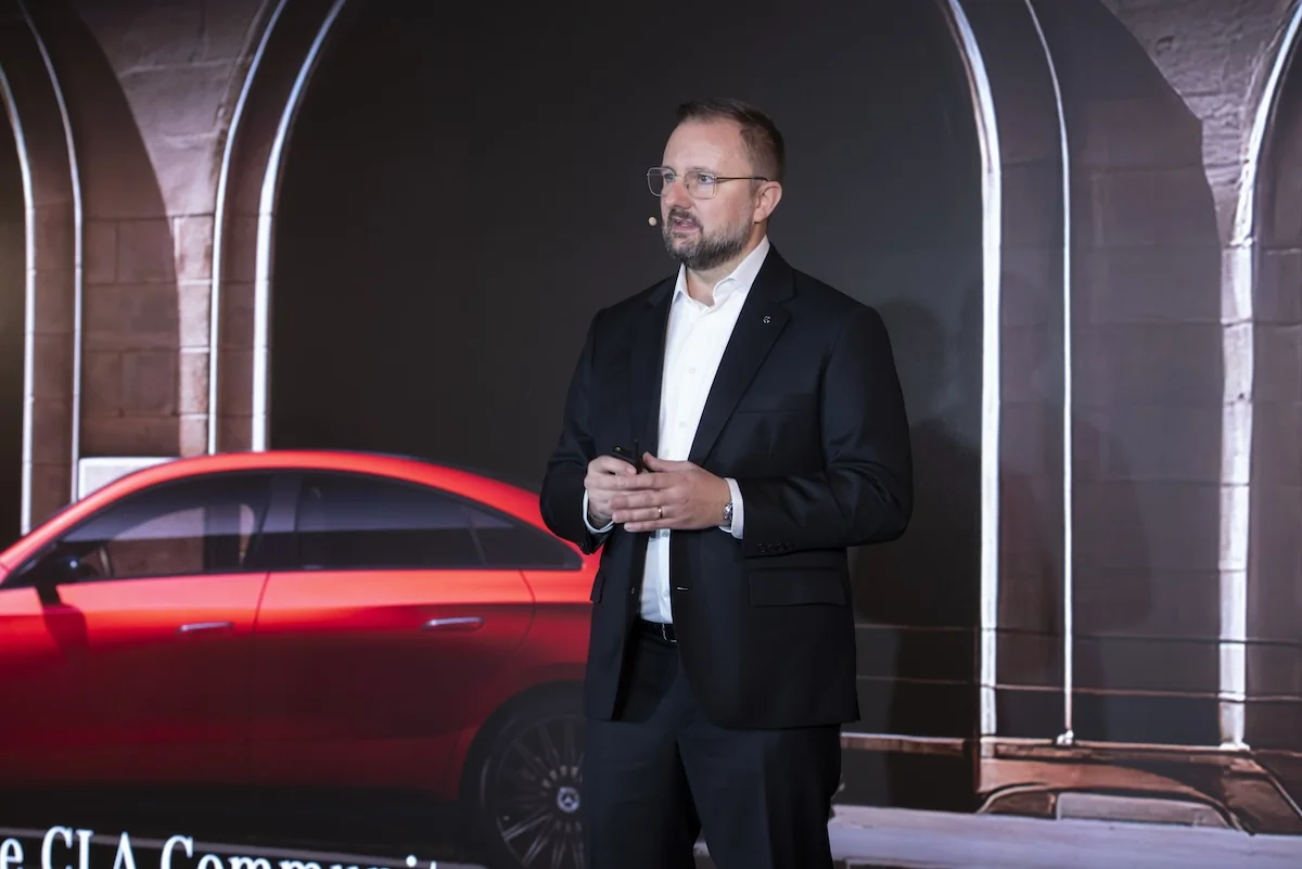 มร. คริสเตียน เชลล์ ซีอีโอคนใหม่ เมอร์เซเดส-เบนซ์ ประเทศไทย มร. คริสเตียน เชลล์ ซีอีโอคนใหม่ เมอร์เซเดส-เบนซ์ ประเทศไทย กล่าววิสัยทัศน์ในงานแถลงข่าวประจำปี