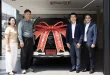 GWM (Thailand) ส่งมอบ NEW GWM POER SAHAR DIESEL ล็อตแรกให้ลูกค้าชาวไทย พร้อมทีมผู้บริหารและรถคันจริงติดโบว์แดงหน้าโชว์รูม