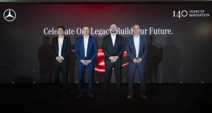 ผู้บริหารเมอร์เซเดส-เบนซ์ ประเทศไทย ร่วมถ่ายภาพภายใต้ธีม Celebrate Our Legacy Build Our Future