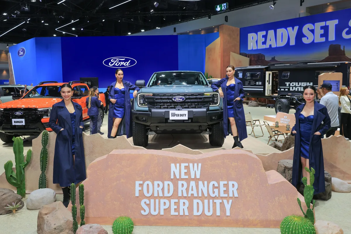Ford Ranger Super Duty ภายในบูธ Ford ในงาน Motor Show 2026 Ford Ranger Super Duty จัดแสดงภายในบูธ Ford พร้อมพริตตี้ในงาน Motor Show 2026