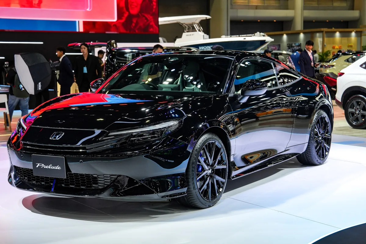 Honda Prelude มุมหน้าเฉียง สีดำ ในงาน Motor Show 2026 Honda Prelude มุมหน้าเฉียง สีดำ จัดแสดงในงาน Motor Show 2026