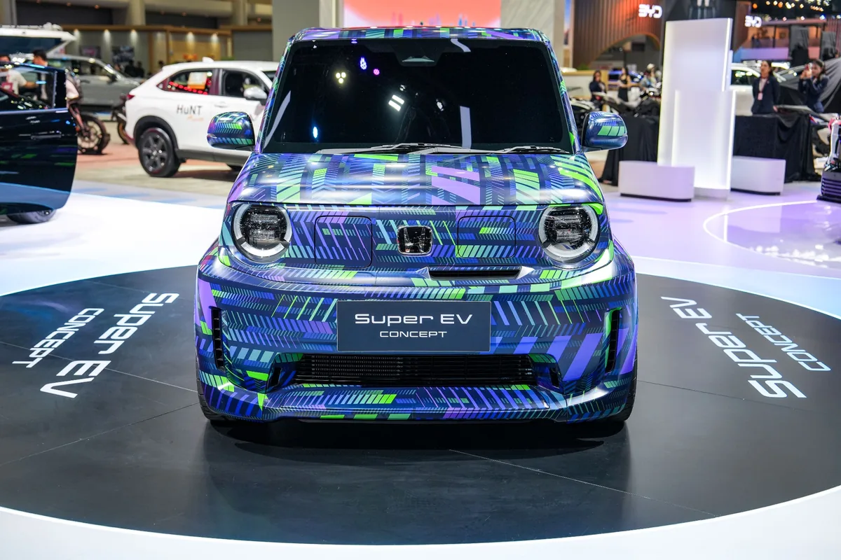 Honda Super EV Concept มุมด้านหน้า ในงาน Motor Show 2026 Honda Super EV Concept มุมด้านหน้า จัดแสดงในงาน Motor Show 2026